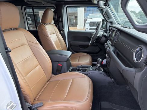 Used 2023 Jeep Wrangler Sahara w/ Cold Weather Group image 26