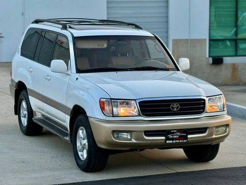 Used 2000 Toyota Land Cruiser w/ Convenience Pkg AWD/4WD image 11
