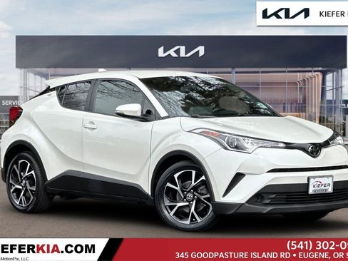Used 2019 Toyota C-HR XLE image 1
