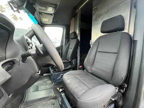 Used 2019 Mercedes-Benz Sprinter 170 image 14