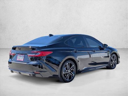 Used 2025 Toyota Camry XSE FWD image 5