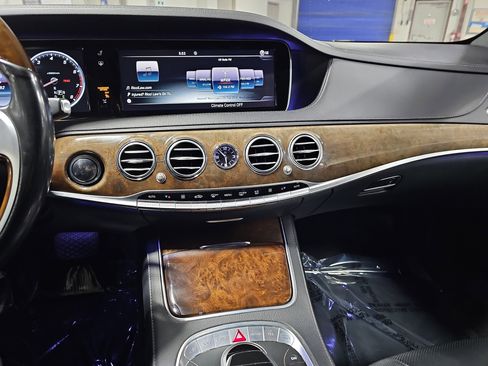 Used 2015 Mercedes-Benz S 550 Sedan image 21
