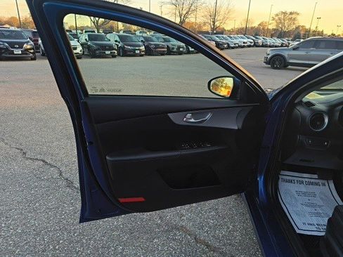 Used 2024 Kia Forte LXS image 9