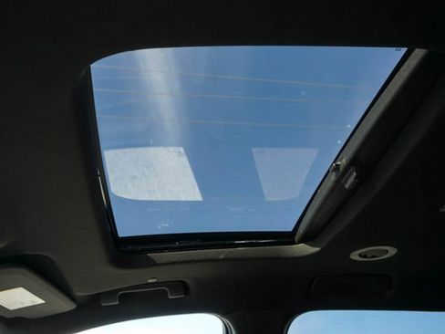 Used 2023 Chevrolet Traverse Premier w/ Redline Edition image 11