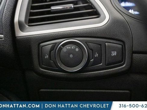 Used 2022 Ford Edge SEL image 16