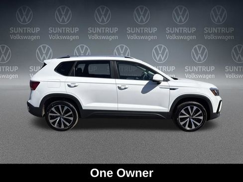 Used 2024 Volkswagen Taos SE image 8