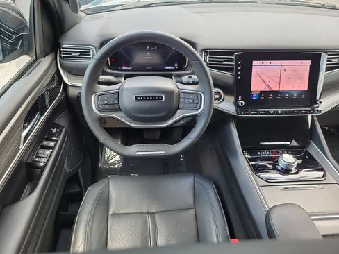 Used 2024 Jeep Wagoneer L Series II w/ Flexible Seating Group AWD/4WD image 12