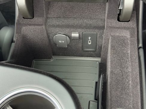 Used 2022 Porsche Panamera 4S w/ Premium Package image 36