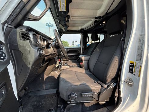Used 2021 Jeep Wrangler Unlimited Sport AWD/4WD image 11