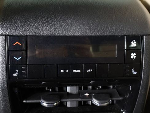 Used 2023 Jeep Grand Cherokee L Limited AWD/4WD image 59