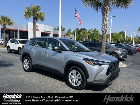 Used 2022 Toyota Corolla Cross L FWD image 1