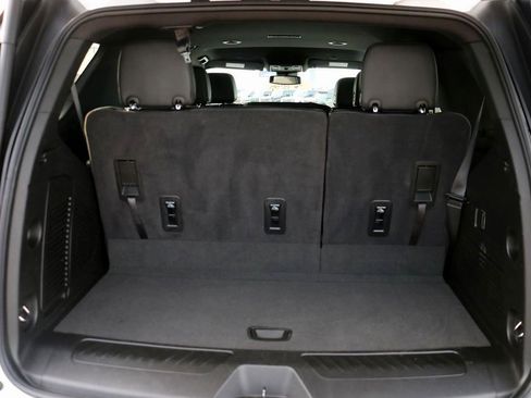 Used 2024 GMC Yukon SLT image 11