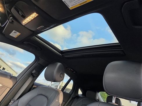 Used 2023 Mercedes-Benz GLC 300 4MATIC Coupe image 24