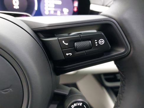 New 2026 Porsche Macan 4 Electric image 20