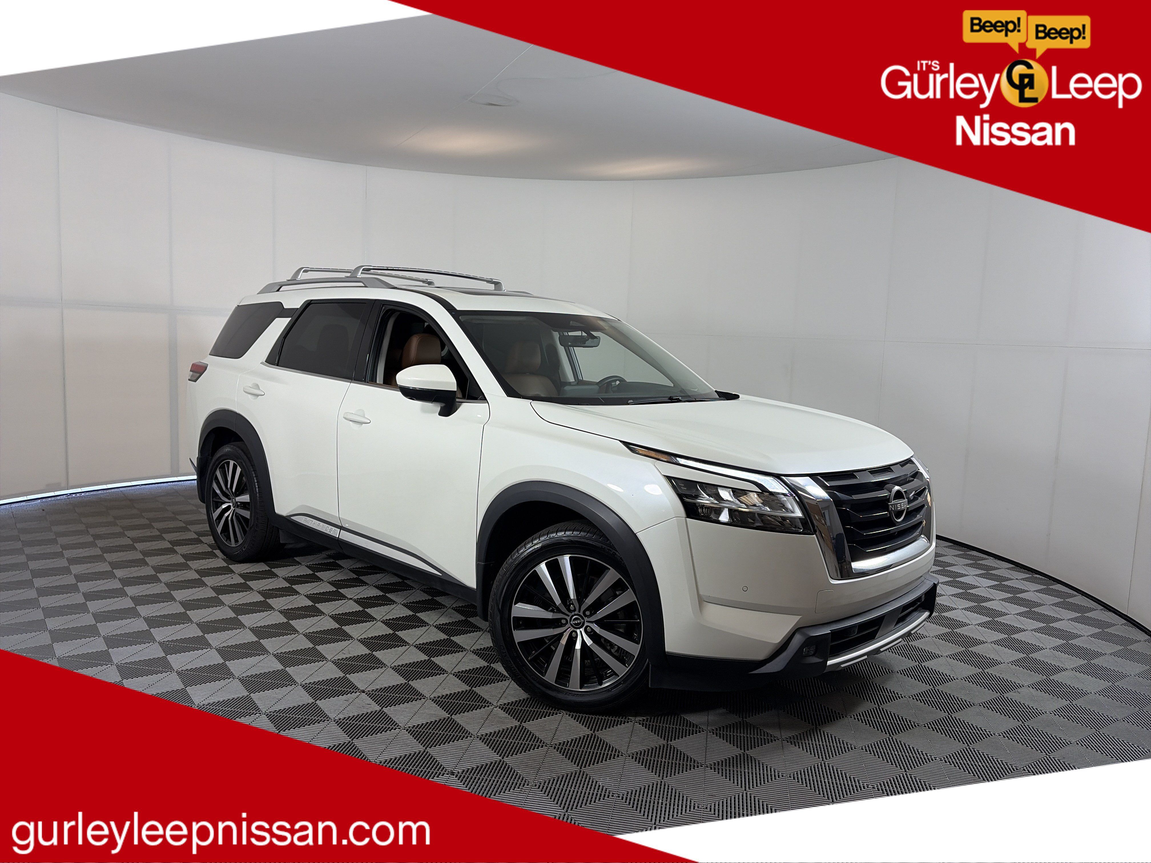 Used 2023 Nissan Pathfinder Platinum w/ Cargo Package AWD/4WD image 1