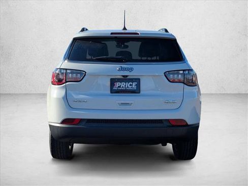 Used 2022 Jeep Compass Latitude image 6