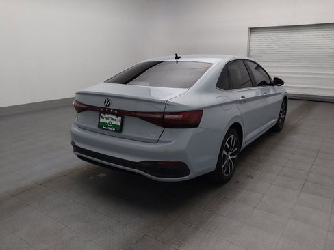 Used 2025 Volkswagen Jetta SE FWD image 9