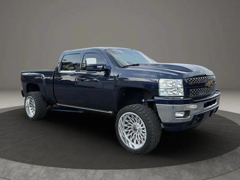 Used 2011 Chevrolet Silverado 2500 LTZ w/ LTZ Plus Package AWD/4WD image 7