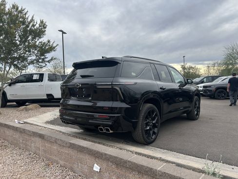 Used 2024 Chevrolet Traverse RS w/ LPO, Floor Liner Package image 3