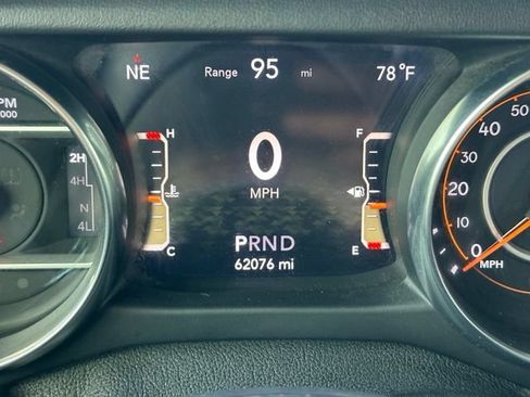 Used 2021 Jeep Wrangler Unlimited Sahara AWD/4WD image 28