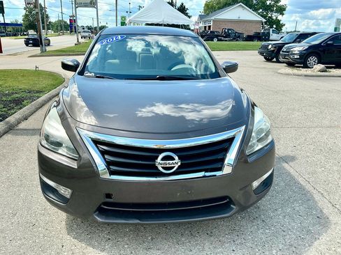 Used 2014 Nissan Altima 2.5 SV FWD image 2