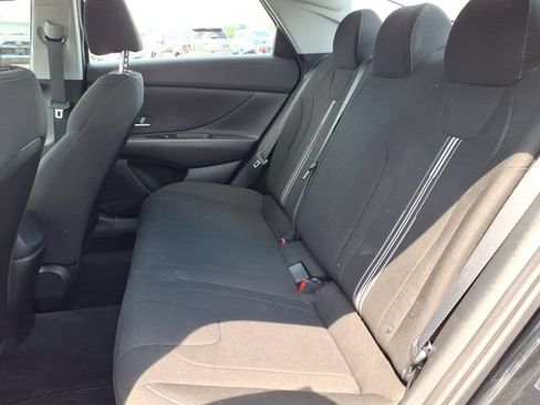 Used 2023 Hyundai Elantra SEL FWD image 13