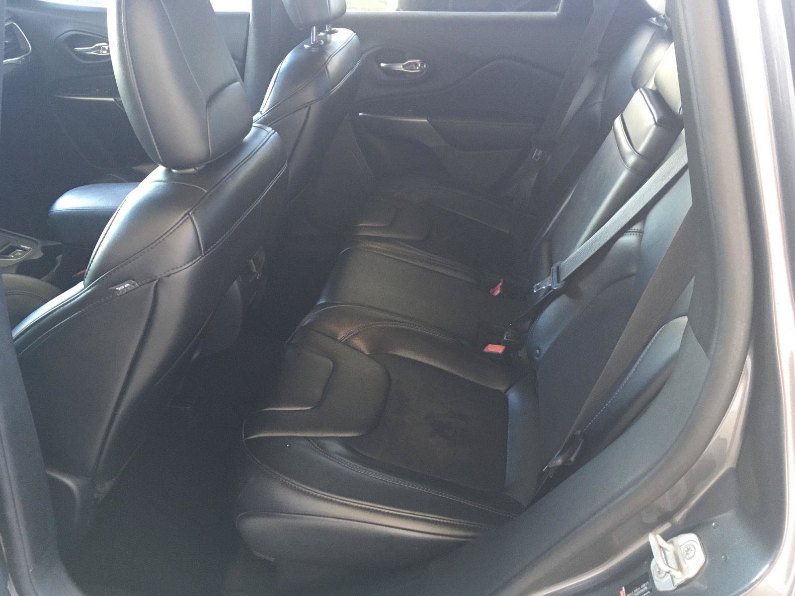 Used 2019 Jeep Cherokee Latitude Plus FWD image 37