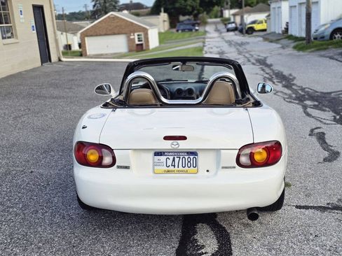 Used 1999 MAZDA MX-5 Miata RWD image 5