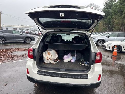 Used 2015 Subaru Outback 2.5i Premium image 12