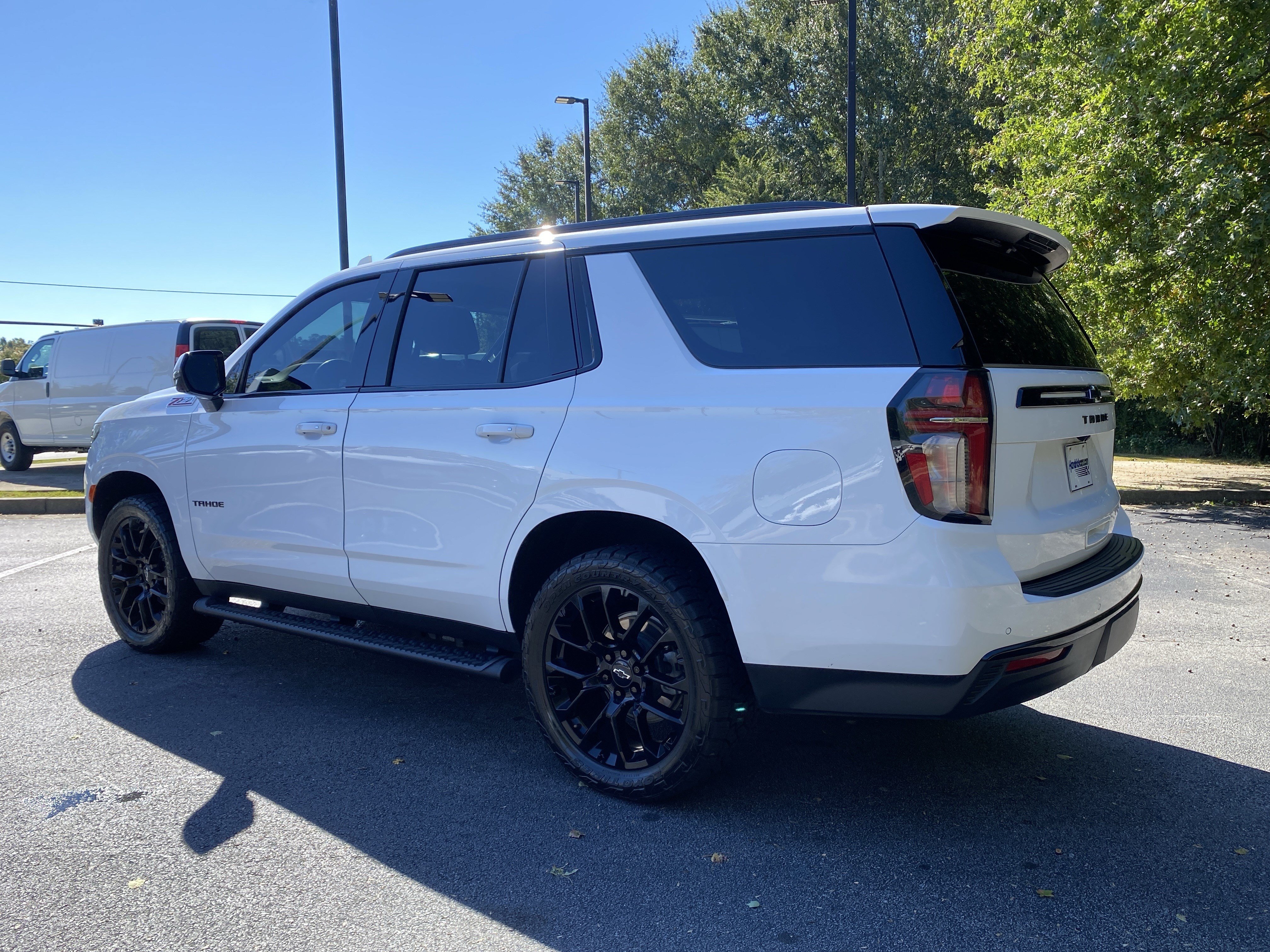 Used 2023 Chevrolet Tahoe Z71 w/ Luxury Package AWD/4WD image 7