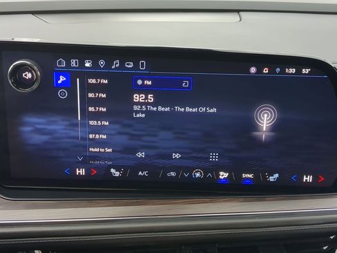 Used 2025 Chevrolet Suburban Z71 image 23