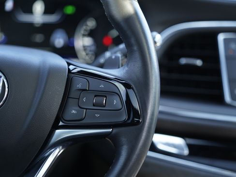 Used 2024 Buick Enclave Avenir w/ Avenir Technology Package image 22