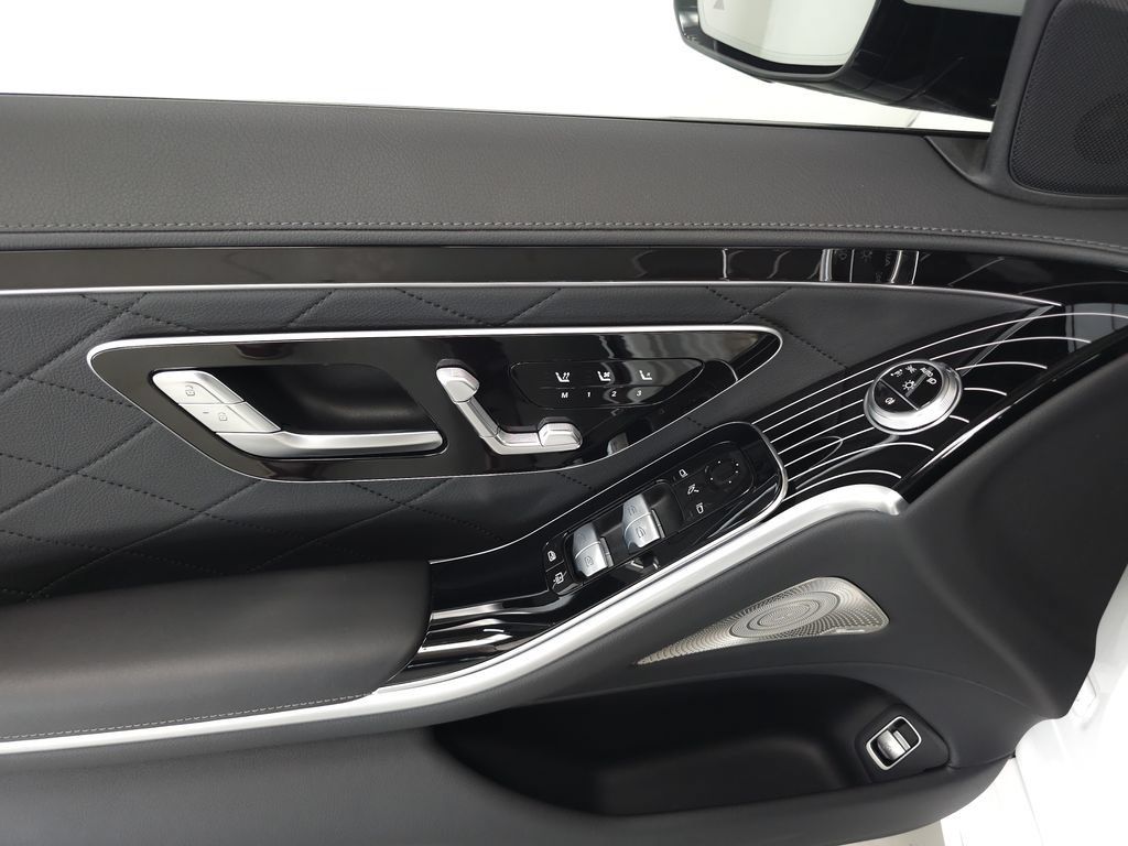 Used 2024 Mercedes-Benz S 580 4MATIC Sedan image 6