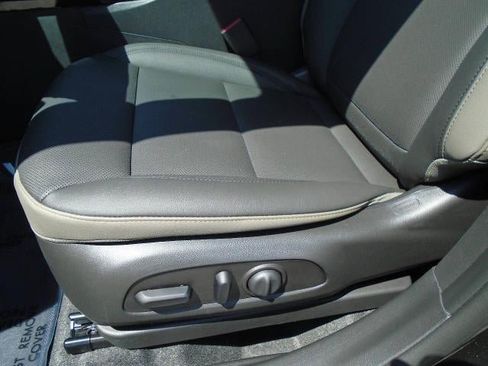 Used 2026 Chevrolet Trax ACTIV w/ Driver Confidence Package FWD image 16
