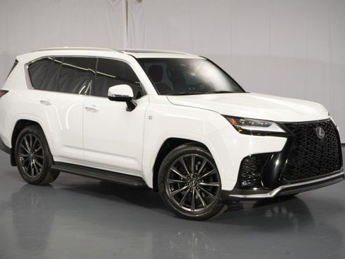 Used 2025 Lexus LX 700h F Sport image 9