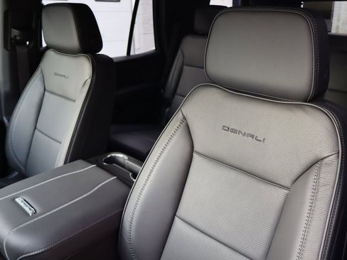 New 2026 GMC Yukon Denali w/ Sun & Power Step Package image 13