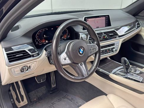 Used 2021 BMW 740i w/ M Sport Package RWD image 14