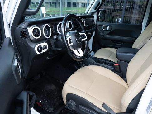 Used 2020 Jeep Wrangler Unlimited Sahara AWD/4WD image 10