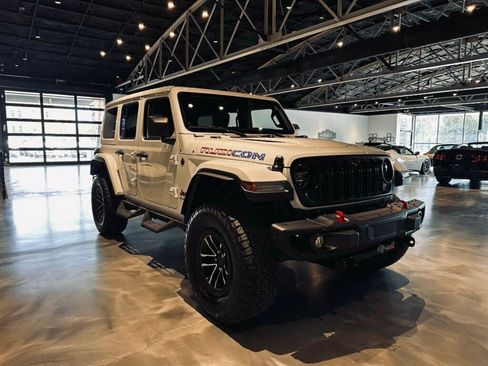 Used 2024 Jeep Wrangler Unlimited Rubicon AWD/4WD image 7