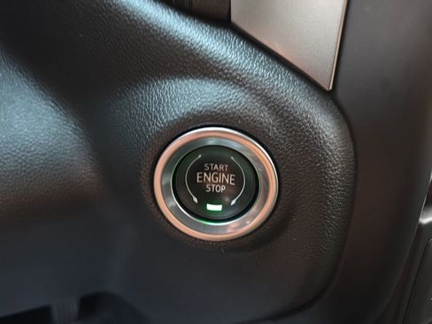 Used 2021 Chevrolet Silverado 1500 LT AWD/4WD image 30