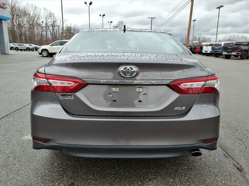 Used 2020 Toyota Camry XLE w/ Navigation Package image 5