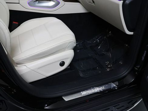 Certified 2026 Mercedes-Benz GLS 450 4MATIC image 39