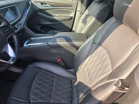 Used 2024 Buick Enclave Avenir image 20