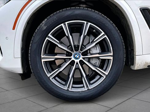Used 2023 BMW X5 xDrive45e w/ Executive Package image 11
