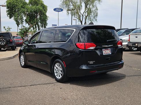 Used 2023 Chrysler Voyager LX FWD image 8