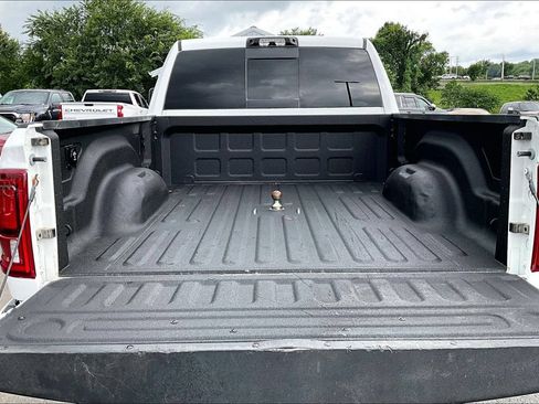 Used 2025 RAM 2500 Laramie AWD/4WD image 9