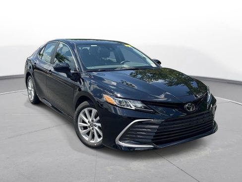 Certified 2023 Toyota Camry LE FWD image 4