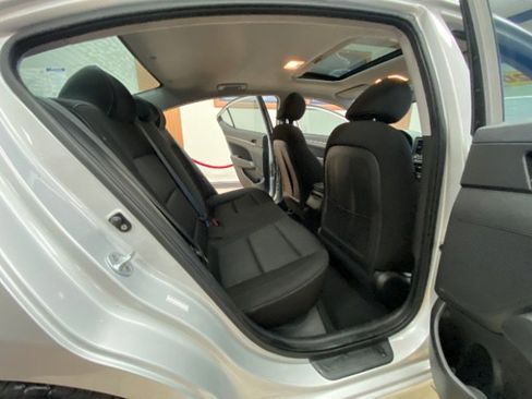 Used 2017 Hyundai Elantra Value Edition FWD image 12