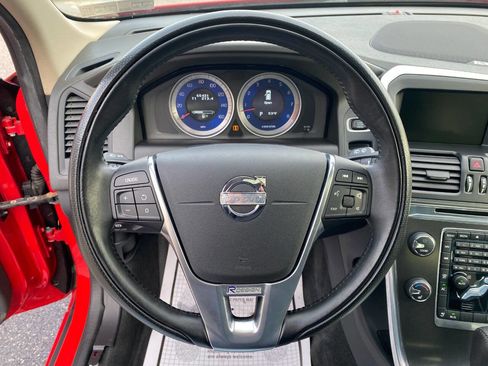 Used 2012 Volvo XC60 T6 R-Design Platinum image 12
