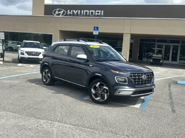 Certified 2025 Hyundai Venue Limited FWD image 1